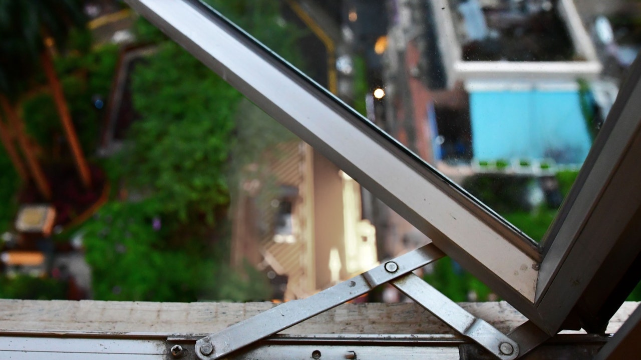 紀律委員會禁止一合資格人士為窗戶核證訂明檢驗及修葺9個月