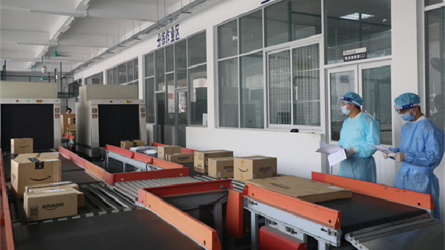 「雙11」跨境購物火熱凸顯行業活力  廣州多個跨境電商通關現場都會迎來監管高峰