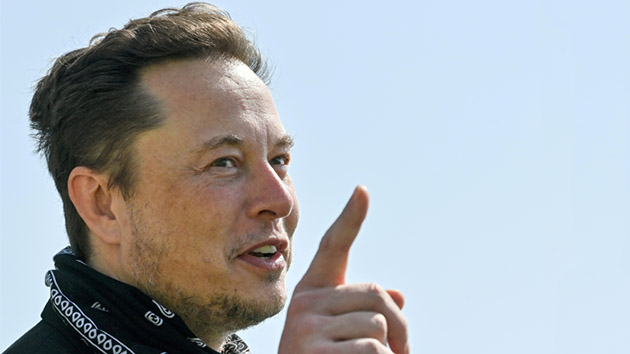 80歲桑德斯喊徵富人稅 馬斯克回嗆：我還以為你早死了