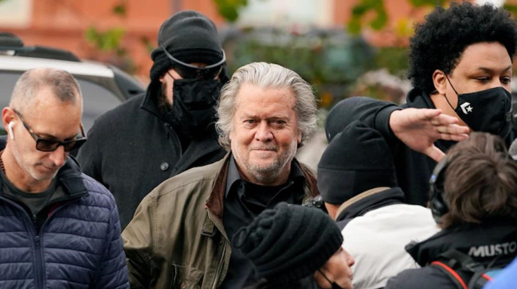  特朗普親信班農投案 放話將推翻拜登政權