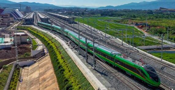 【神州觀察】「一帶一路」  中老鐵路戰略對接  昆明萬象朝發夕至