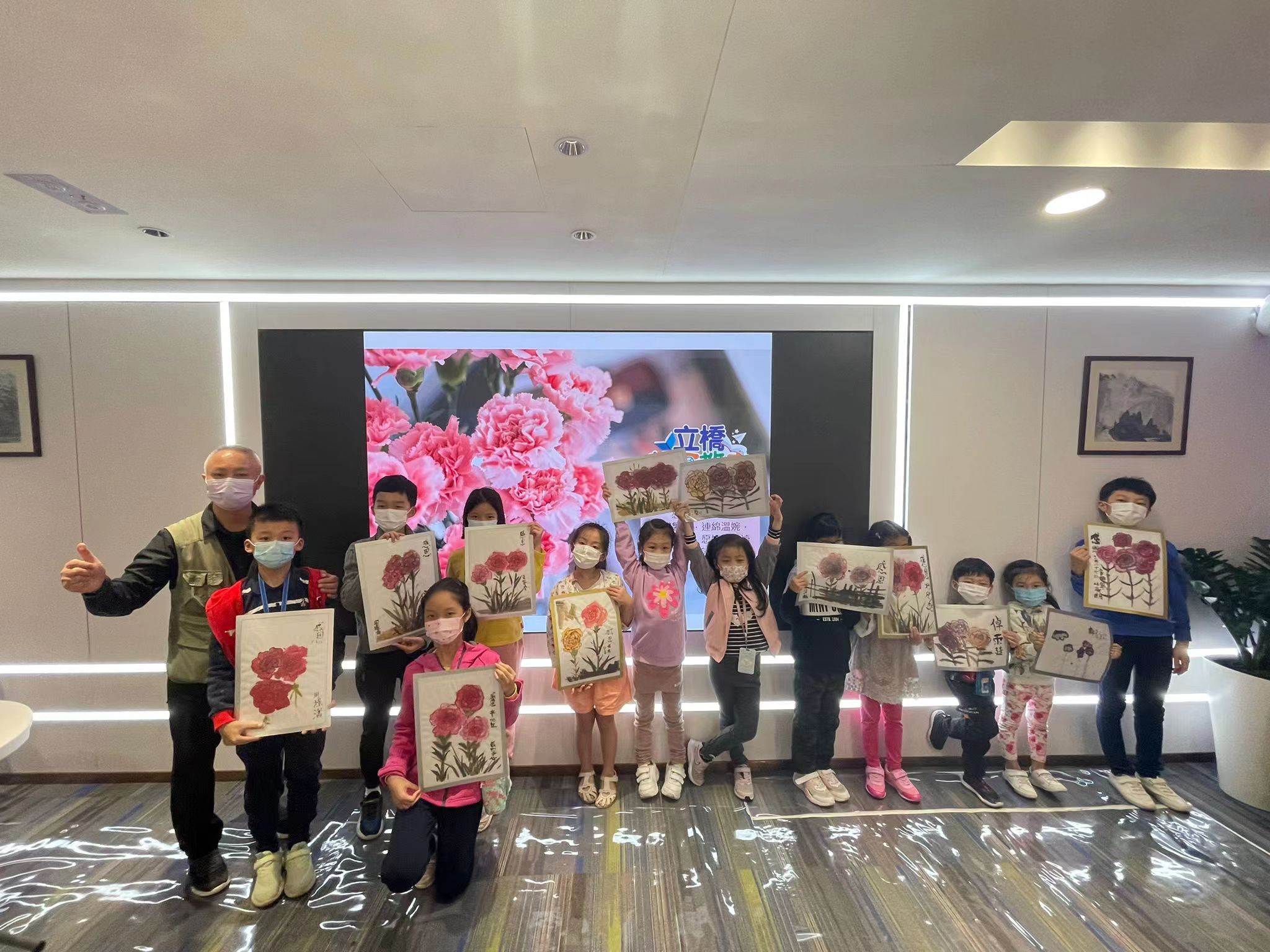 立橋人壽辦感恩節中國畫體驗日