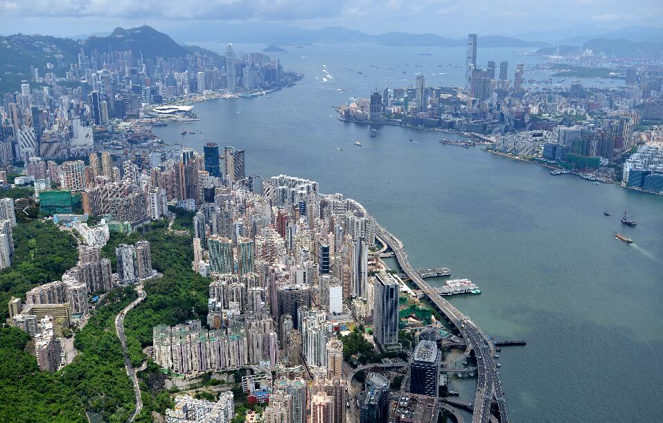 內地客南下難 港保險業重挫 首三季新保單金額跌92.7%