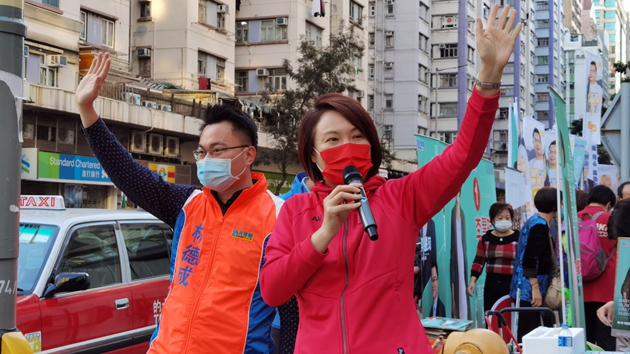 李慧琼楊永傑街站宣傳  選民主動詢問了解政綱