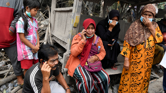 圖集 | 印尼火山爆發增至15死　強風大雨令搜救受阻