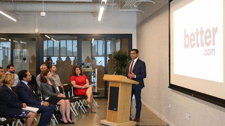 美貸款公司老闆視頻會議解僱逾900名員工