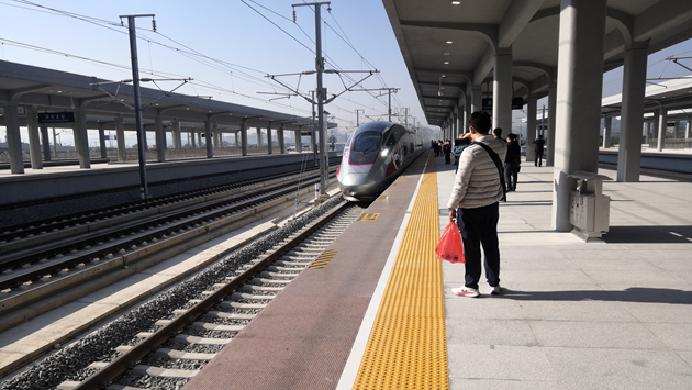 贛深高鐵「嘗鮮」受熱捧 開通首日售出4萬張票