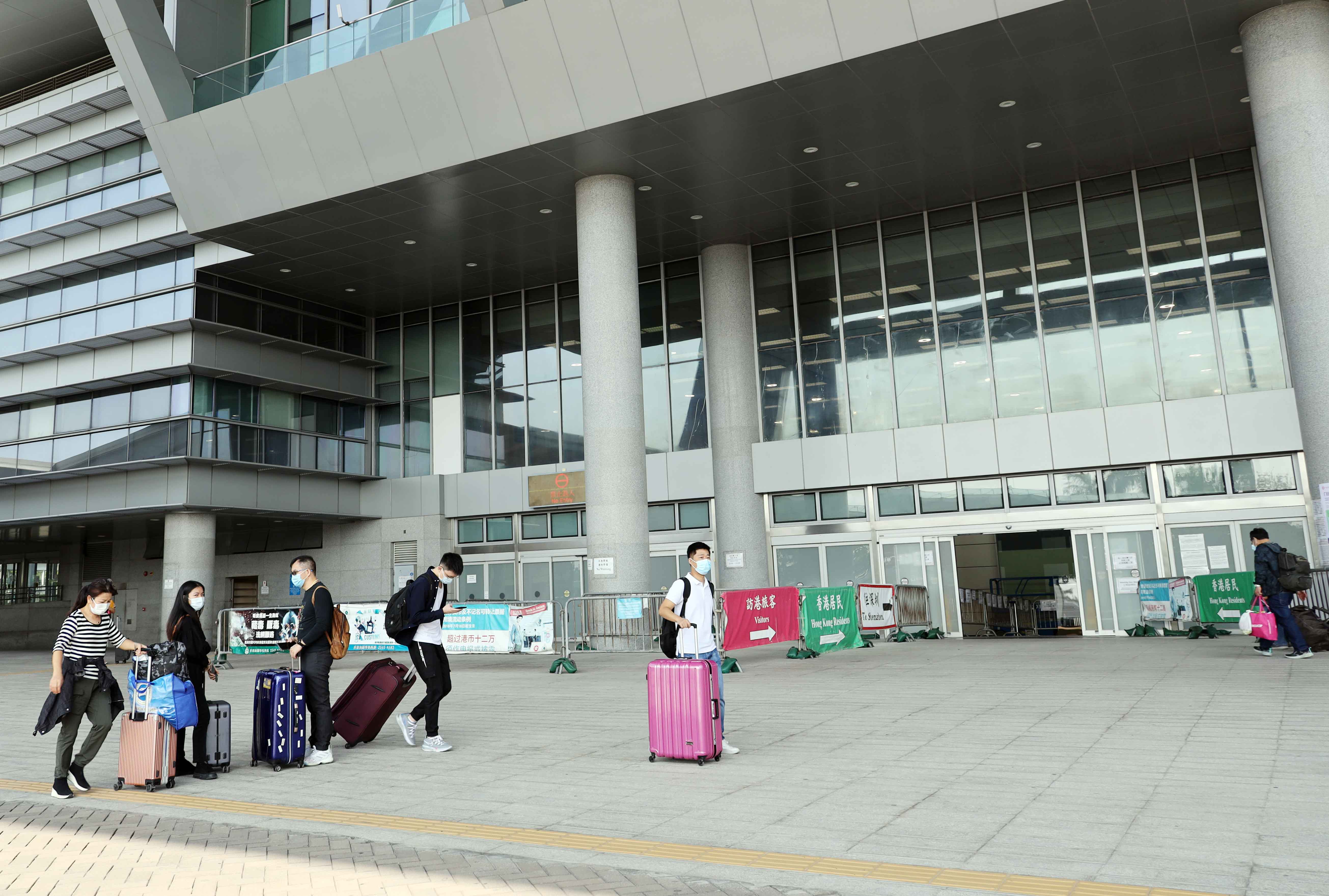 離開陸地邊境口岸城市需48小時核酸報告 與港澳有口岸相連的除外
