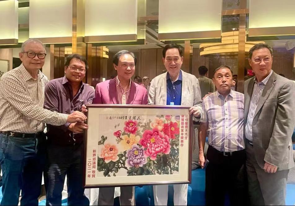 鄉紳賢達賀龍貫天獲獎