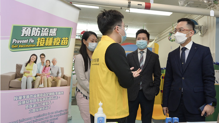 衛生署長視察季節性流感疫苗學校外展接種安排