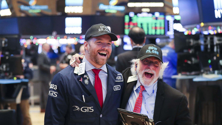 美股探底回升全線收高 納指漲超2%