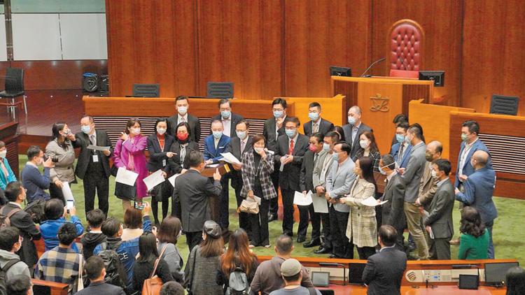 立會新丁參觀做熱身 訪大樓會議廳 了解新辦公層