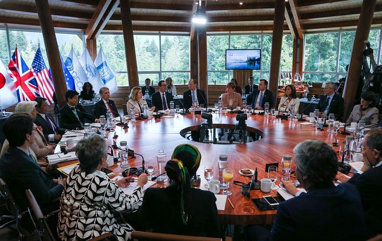 【參政議政】西方詆毀香港民主自曝其醜