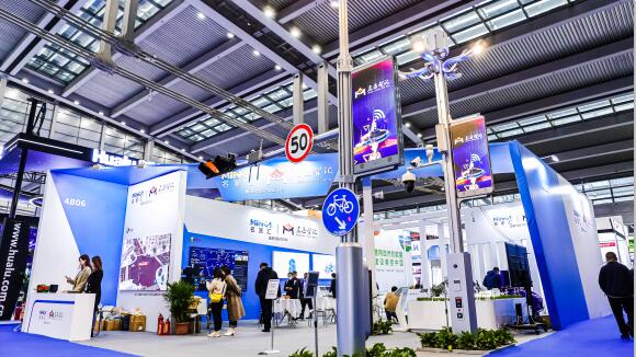 撬動百億導入戰略新興產業 「5G+智慧城市智慧杆」點亮高交會