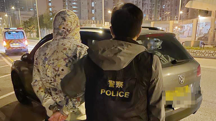 警方將軍澳截查毒品快餐車 檢逾3萬元毒品拘3人