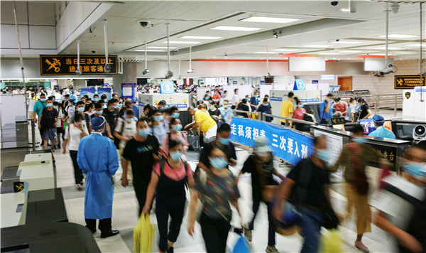 粵澳海關舉行年會  持續打擊粵澳口岸「水客」走私