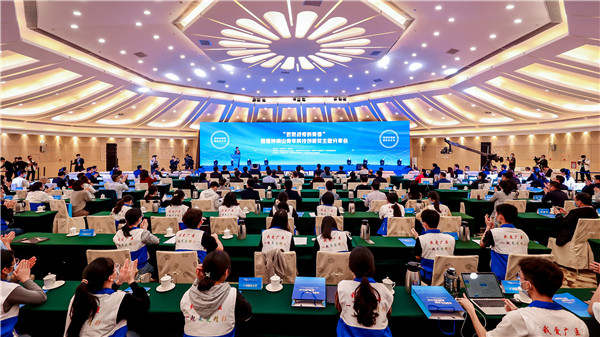 首屆鍾南山青年科技創新獎揭曉 港科大副教授王吉光獲獎