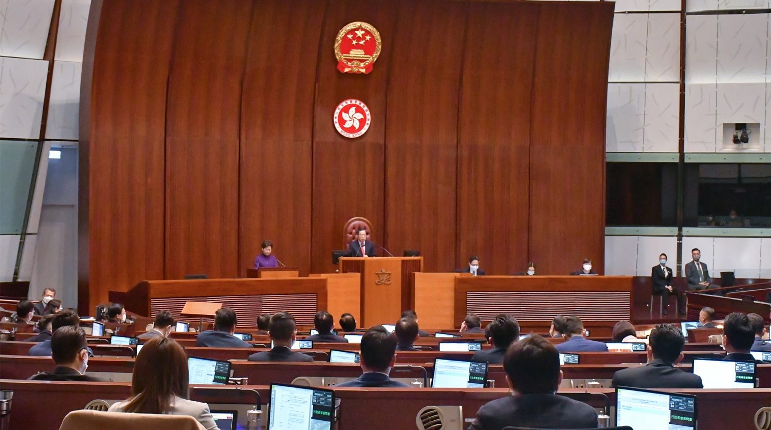 新屆立法會首會 特首答問順暢進行 政府架構重組方案公布