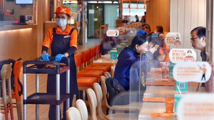 餐飲業界料延長防疫措施生意跌幅達六成