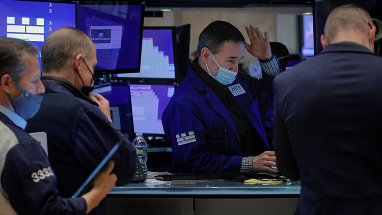 銀行股業績參差 道指早段跌近三百點