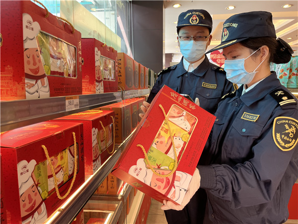 更「鮮」更「快」 廣州海關保障春節供港澳食品安全順暢