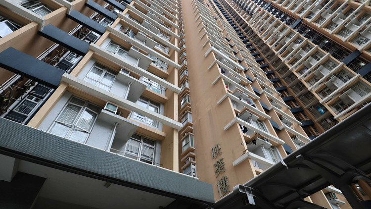 葵涌邨幾何式爆疫  昨增105宗個案 映葵樓亦禁足5日