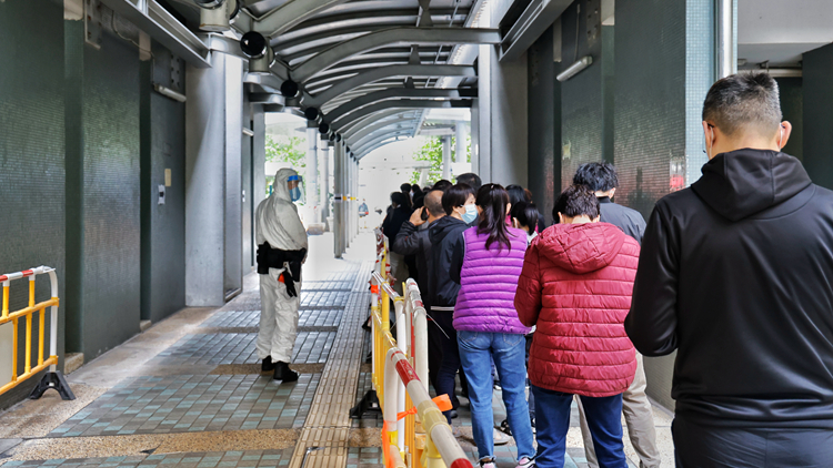 專家指葵涌邨疫情漸受控 料年後或可微調社交距離措施