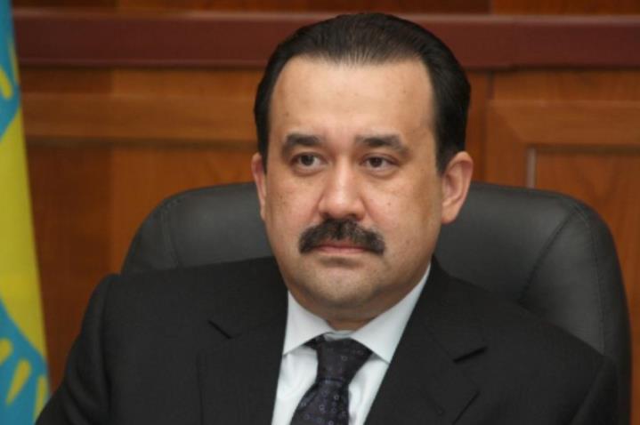 哈薩克斯坦前國家安全委員會主席等人涉嫌多項罪名被正式逮捕