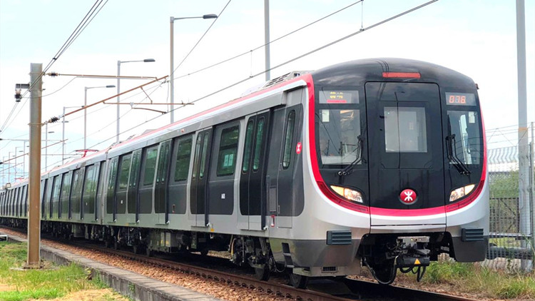 港鐵：銅鑼灣站月台廣告牌無鎖緊致列車門撞脫