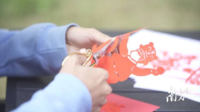 有片丨老北京「冬奧」能怎麼玩？用剪紙藝術打開這場奇妙之旅