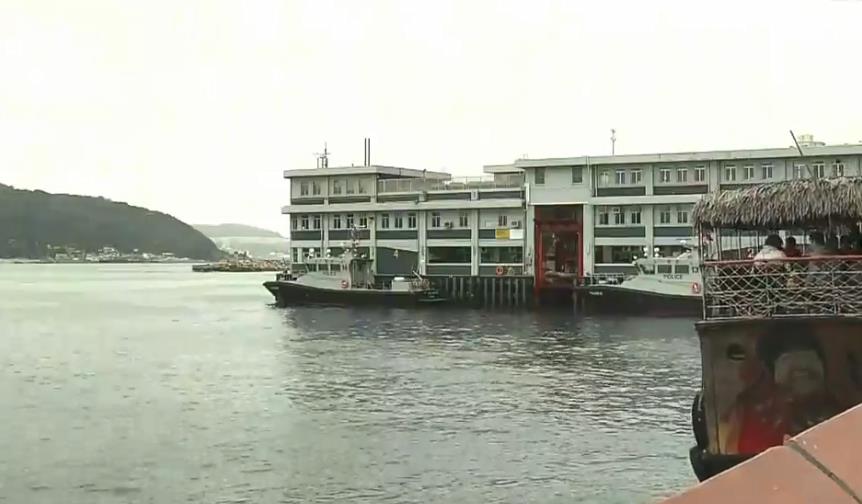 東龍洲女子拍照墜海 父落水救女溺亡