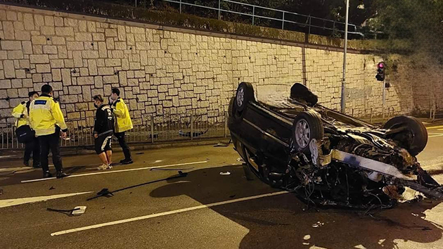 私家車失事1乘客被拋出 司機涉酒駕被捕