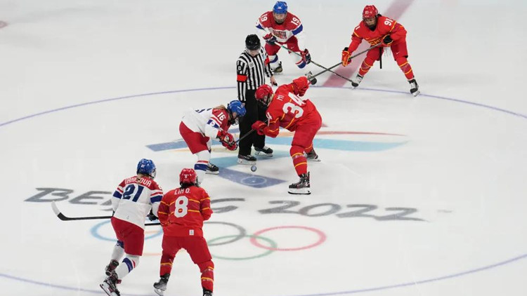 中國女冰首戰告負 深圳運動員貢獻進球