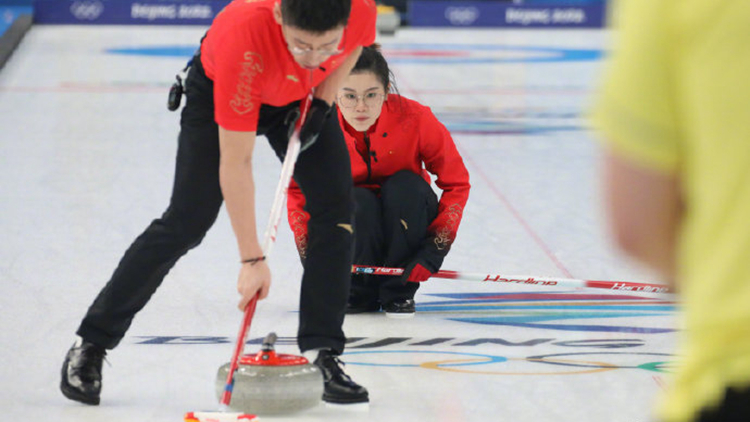 冰壺混雙中國組合以6：7惜敗瑞典隊