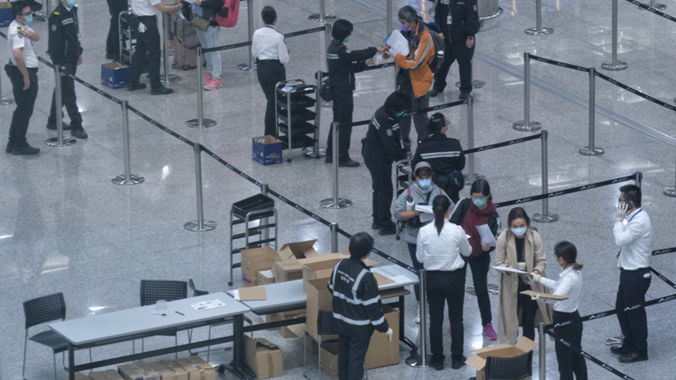 多名旅客確診 土航及芬航營運客機3日起禁抵港兩周