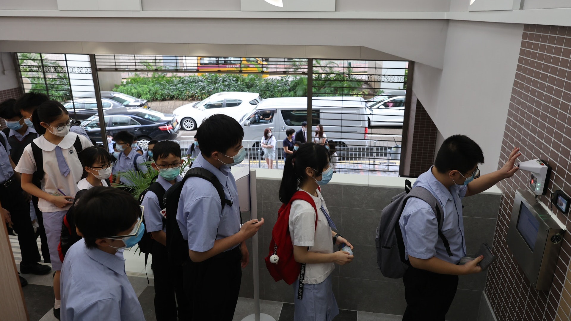 教總呼籲調整相應防疫措施 包括暫停中六生面授延遲文憑試等