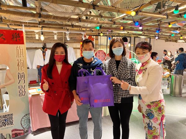 港島婦聯社區派發抗疫福袋