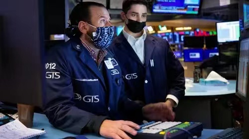 關注數據與財報 美股早段牛皮微升