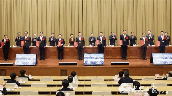 兩名台商獲評山東省優秀企業家