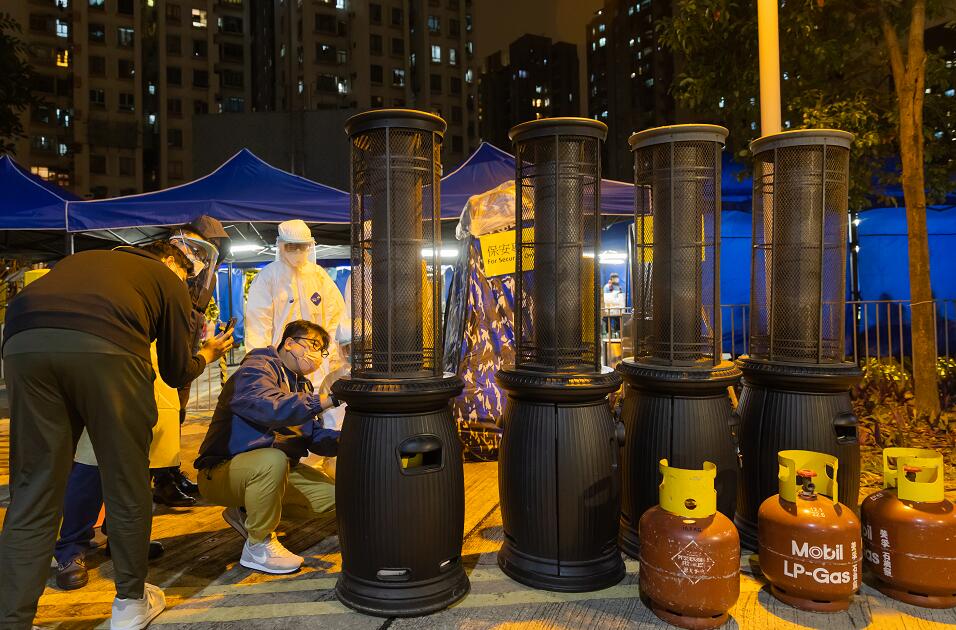 新世界急捐100暖爐予公立醫院