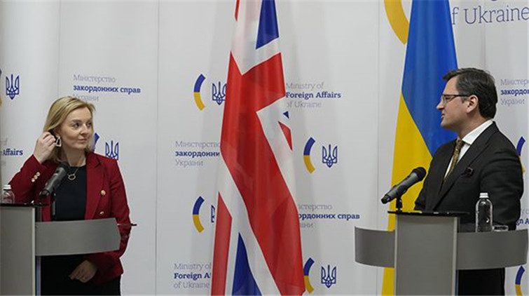 烏英波制定三方合作備忘錄：側重能源和網絡安全