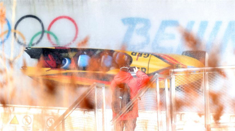 男子四人雪車前兩輪「雪車之王」德國車隊暫居首