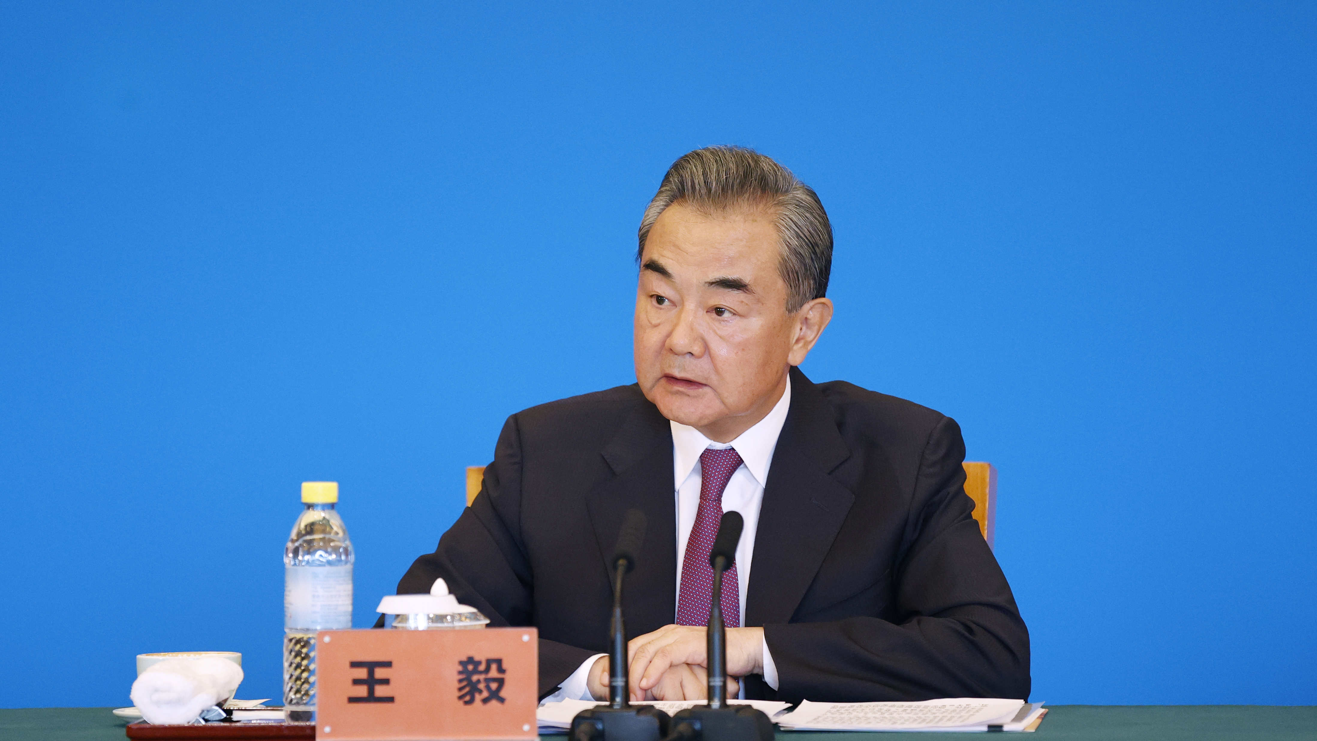 王毅：烏克蘭不應該成為大國對抗的前沿