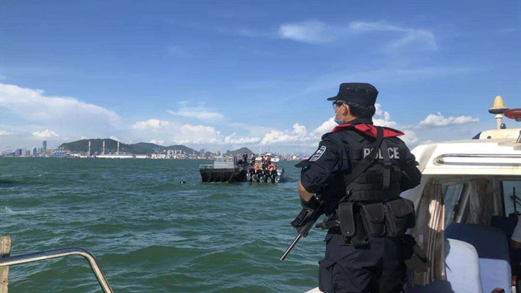 深圳公布24小時舉報電話  歡迎舉報走私偷渡違法行為