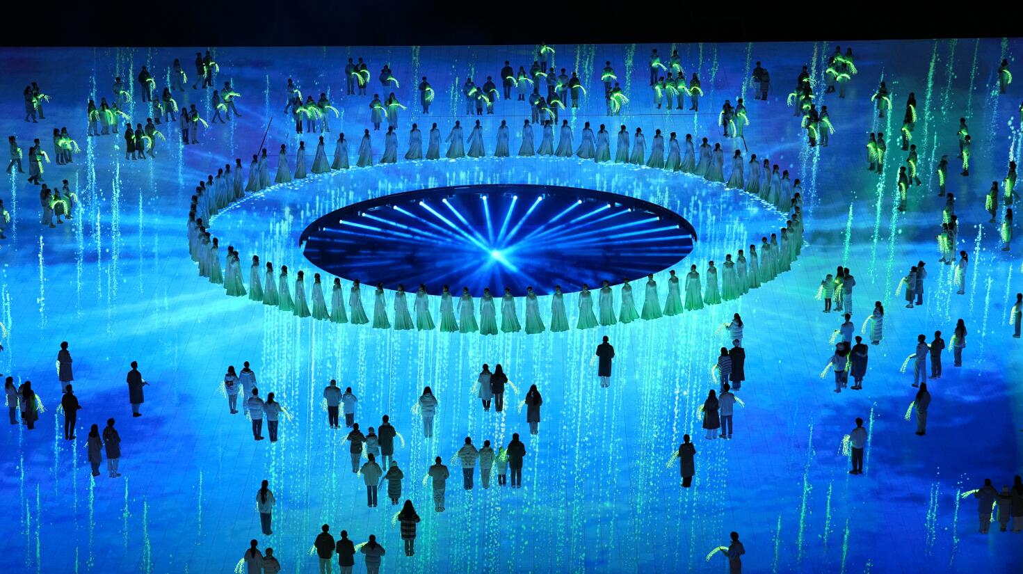 閉幕式再現中國式浪漫 張藝謀深夜發文解畫「折柳寄情」