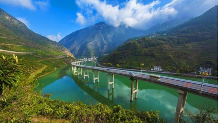 兩會前瞻：在歷史交匯期感知中國四大信號