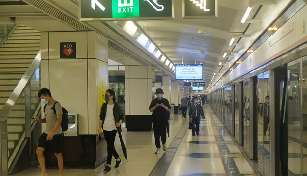 港鐵縮班次 日間非繁忙時段等車延長1至2分鐘