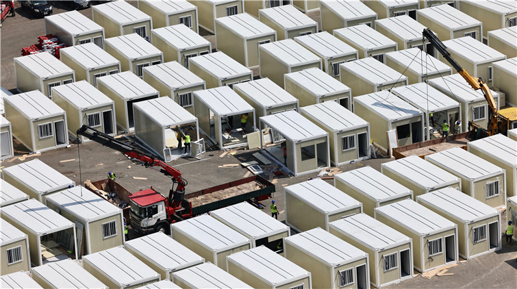 內地援手不停 方艙醫院建設正酣