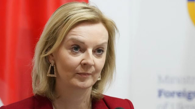 英國外相：推動切斷俄國能源供應