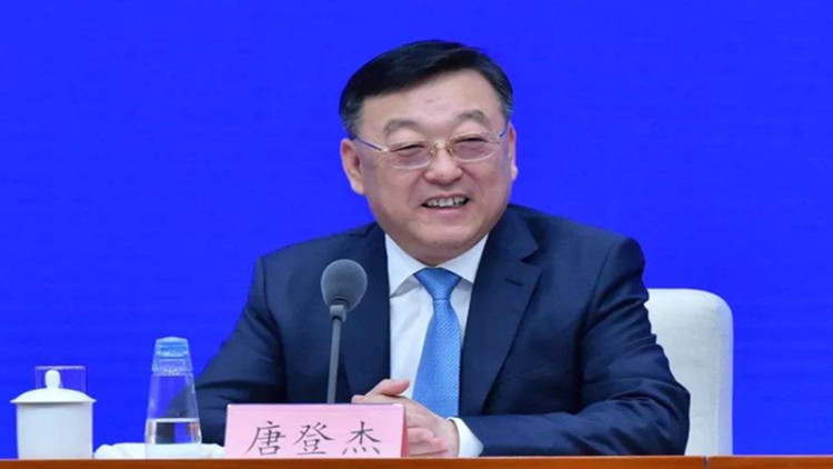 全國人大常委會決定任命唐登傑為民政部部長